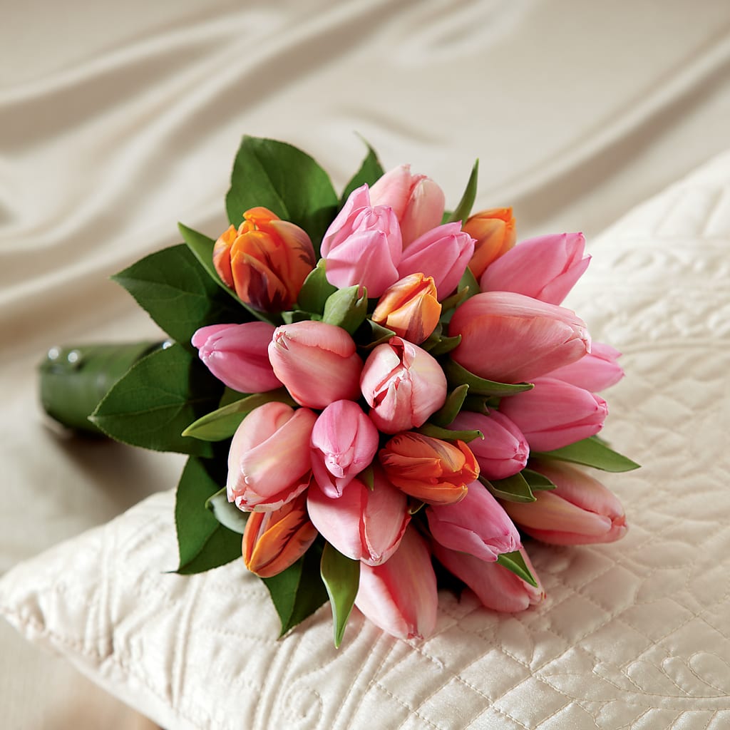 Embraceable Bouquet – Valley Flower Shoppe, Waverly NY